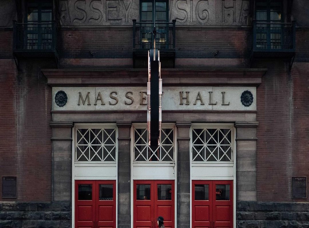 Addressing the Search for 'Real Photos': Visuals and Misconceptions